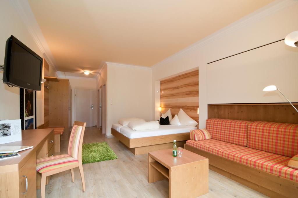 Family & Sporthotel Kaerntnerhof Bad Kleinkirchheim Habitación foto